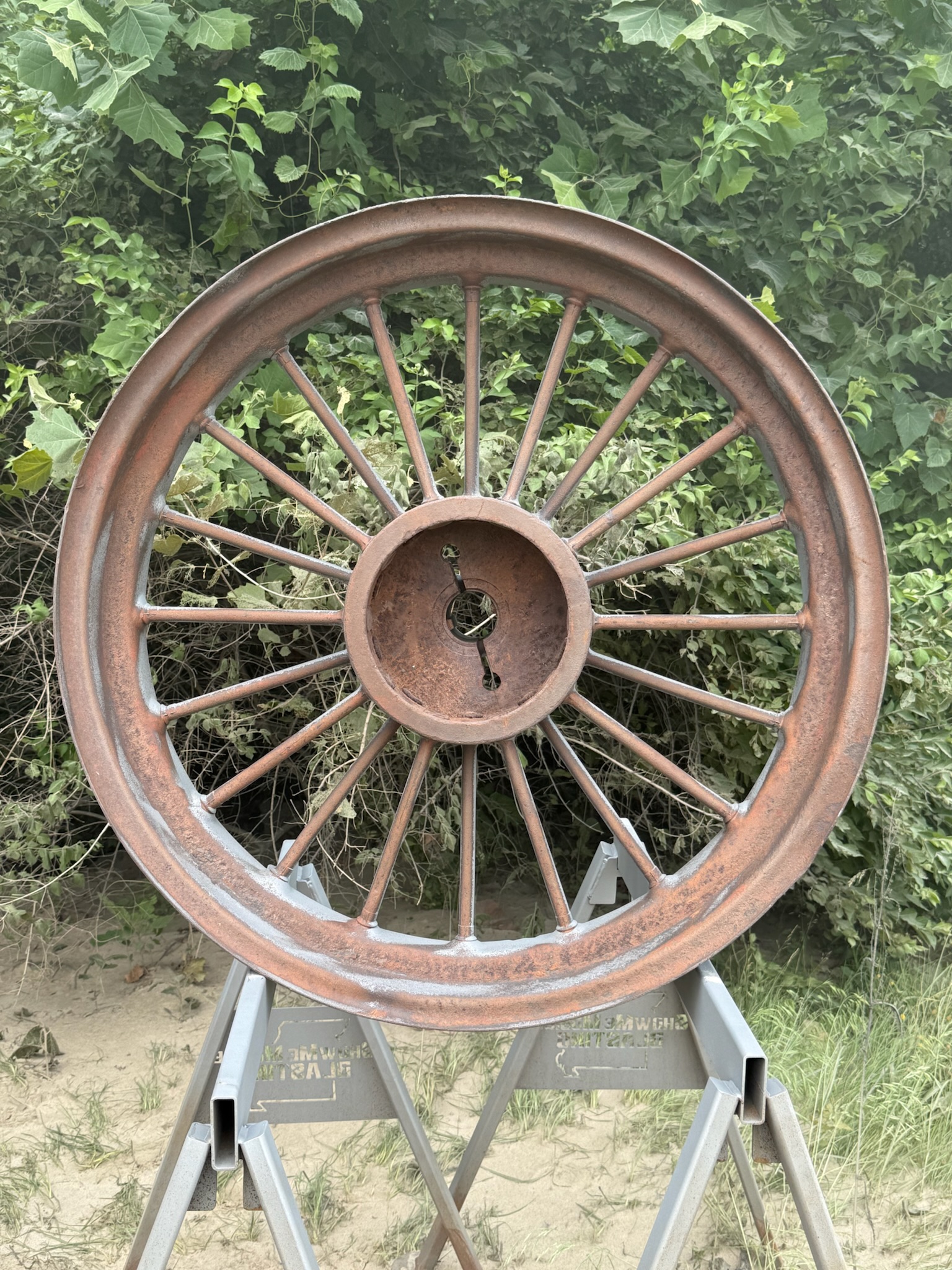 Commercial building sandblasting in action